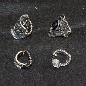 4 Stretch fit rings fits any size